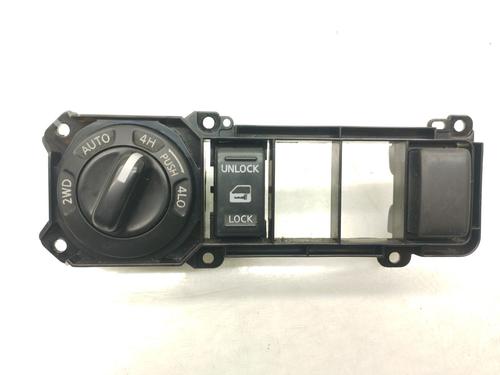 Used Electronic module NISSAN PATHFINDER III (R51) 2.5 dCi 4WD (171 hp) 32240379
