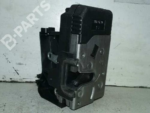 Used Front right lock NISSAN PRIMASTAR Van (X83) 1.9 dCi 100 (100 hp) 1912935