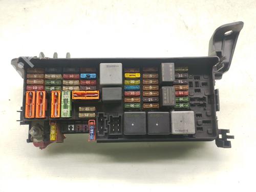 Used Fuse box Fuse box 38443684 38443684