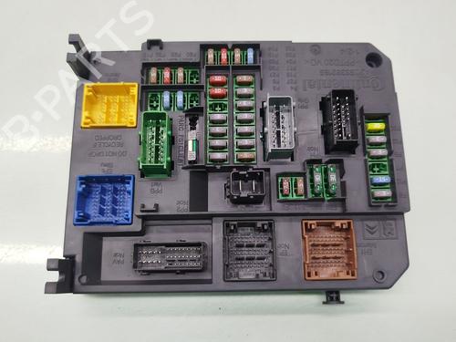 Used Fuse box Fuse box 38301974 38301974