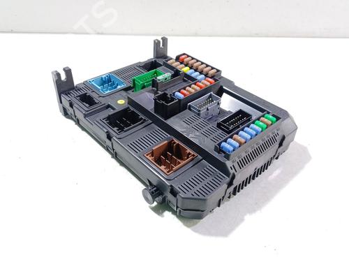 Used Fuse box Fuse box 38303993 38303993
