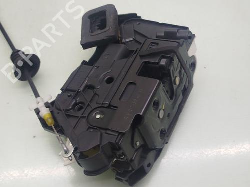 Serrure avant droite VW SHARAN (7N1, 7N2) 2.0 TDI (140 hp) 31837559