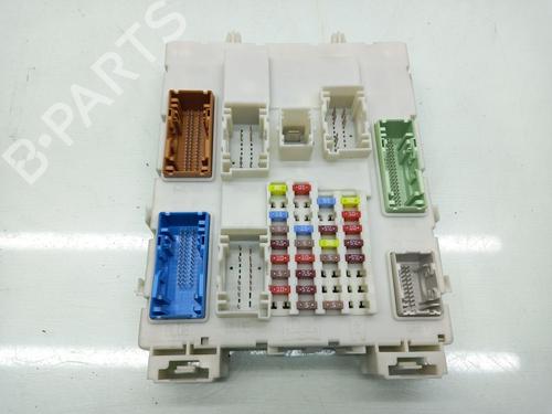 Fuse box VOLVO V40 Hatchback (525) D2 (120 hp) 16716840