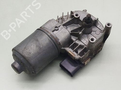 Used Front wiper motor AUDI A3 Convertible (8P7) 2.0 TDI (140 hp) 26682572