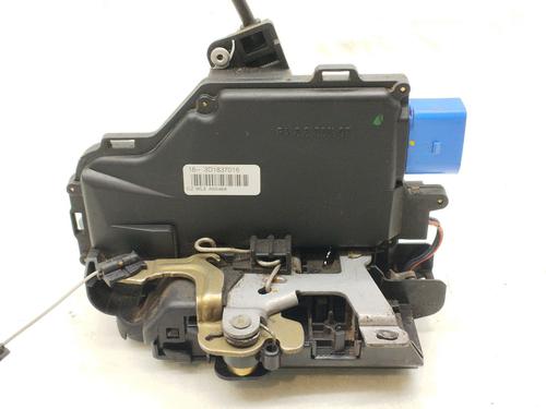 Høyre foran lås VW CADDY III Box Body/MPV (2KA, 2KH, 2CA, 2CH) 2.0 SDI (70 hp) 31802781