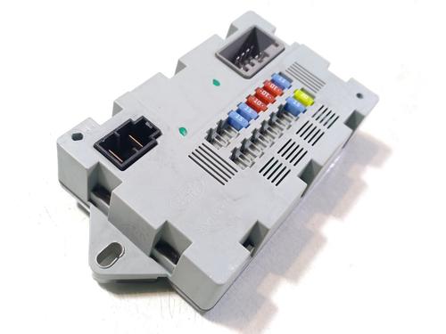 Used Fuse box LAND ROVER DISCOVERY SPORT (L550) 2.0 D (150 hp) 31837578