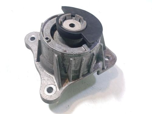 Used Engine mount Engine mount MERCEDES-BENZ V-CLASS (W447) V 250 CDI / d (447.811, 447.813, 447.815) (190 hp) 40106836 40106836