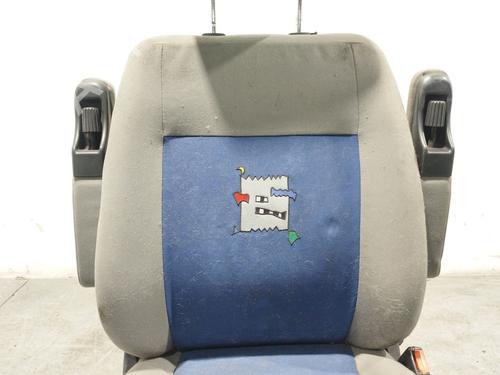 Right front seat VW TRANSPORTER T4 Bus (70B, 70C, 7DB, 7DK, 70J, 70K, 7DC, 7DJ) 2.5 TDI | BP29544778C16 
