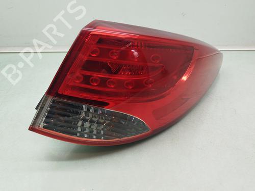 Feu arrière droit HYUNDAI ix35 Van CRDi (136 hp) 32023068