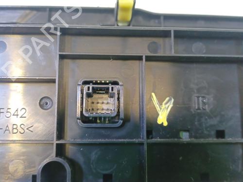 AC Styreenhet / Manøvreringsenhet TOYOTA AURIS (_E18_) 2.0 D-4D (ADE186_, ADE186R) | BP29977348I5