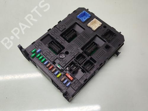 Used Fuse box PEUGEOT 5008 I Van (0U_) HDi (0U9HR8) (111 hp) 30752243