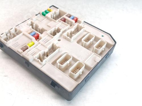 Used Fuse box Fuse box 38517634 38517634
