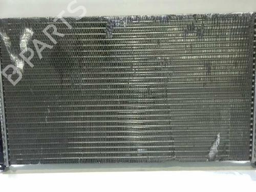 Used Water radiator MERCEDES-BENZ VIANO (W639) [2003-2025]  13047742