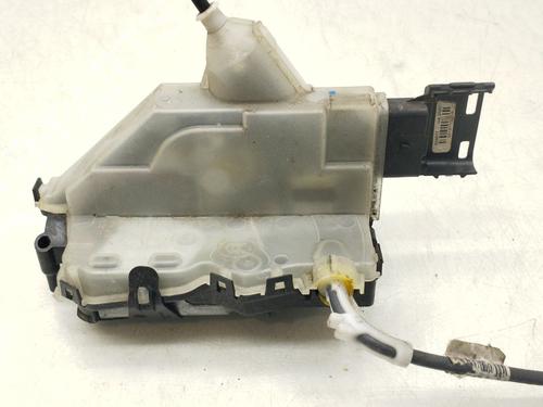 Højre bagtil lås PEUGEOT 3008 II SUV (MC_, MR_, MJ_, M4_) 1.5 BlueHDi 130 (131 hp) 31832087