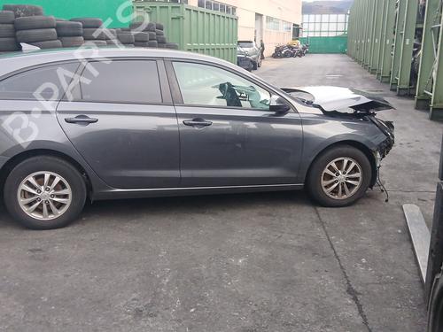Steering wheel HYUNDAI i30 Estate (PDE) 1.6 CRDi | BP36033900C49 - Image 9