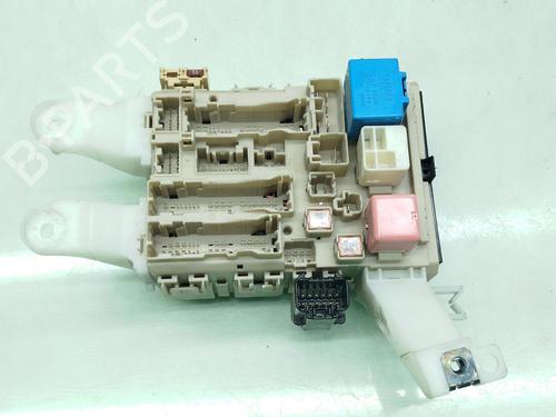 fuse-box-toyota-verso-_r2_-2009-2010-2011-2012-2013-2014-2015-2016-2017-2018-38414877 main image