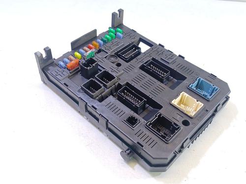 Boîte à Fusibles CITROËN C4 Picasso I MPV (UD_) 2.0 HDi 150 (150 hp) 27367957