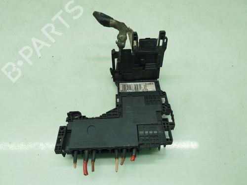 Used Fuse box Fuse box 38302274 38302274