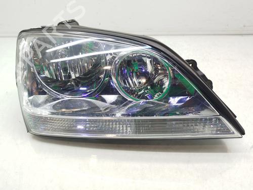 Used Right headlight KIA SORENTO I (JC) 2.5 CRDi 4WD (140 hp) 28210446