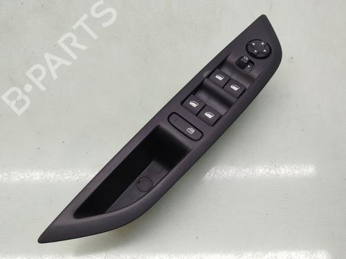 Used Left front window switch Left front window switch PEUGEOT 208 II (UB_, UP_, UW_, UJ_) 1.2 Hybrid 100 (101 hp) 40260561 40260561