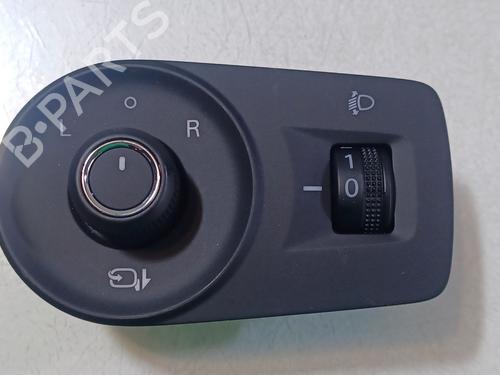 mirror-switch-mg-mg-zs-suv-azs1-2017-33831987 main image
