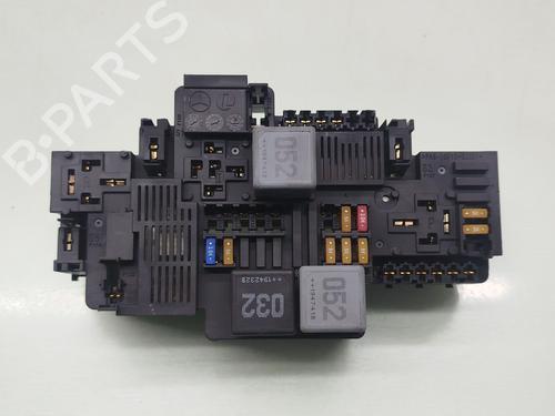 Used Fuse box Fuse box MERCEDES-BENZ C-CLASS (W205) C 200 d (205.001) (160 hp) 33027550 33027550