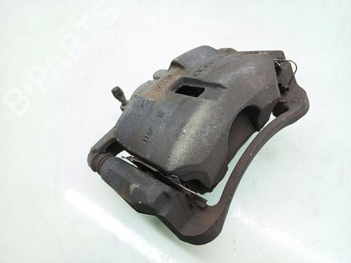 Used Right front brake caliper Right front brake caliper RENAULT KADJAR (HA_, HL_) 1.2 TCe 130 (HLMR) (130 hp) 32697992 32697992