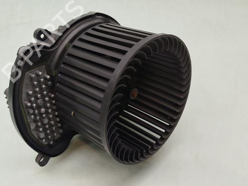 Varmeblæser RENAULT MEGANE IV Hatchback (B9A/M/N_) 1.2 TCe 130 (B9MR) (130 hp) 30720601