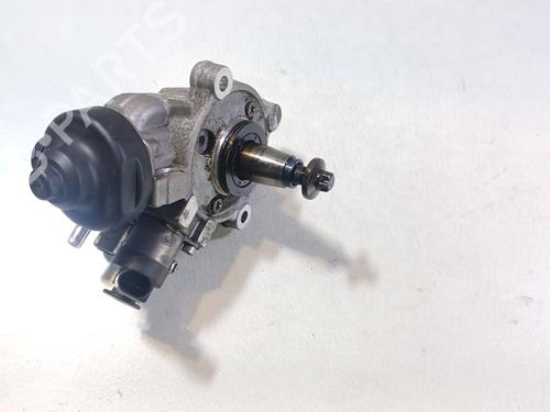 Used Injection pump Injection pump BMW X1 (F48) sDrive 18 d (150 hp) 34538587 34538587
