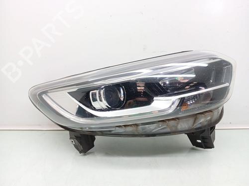 Used Right headlight Right headlight RENAULT KADJAR (HA_, HL_) 1.2 TCe 130 (HLMR) (130 hp) 32508161 32508161