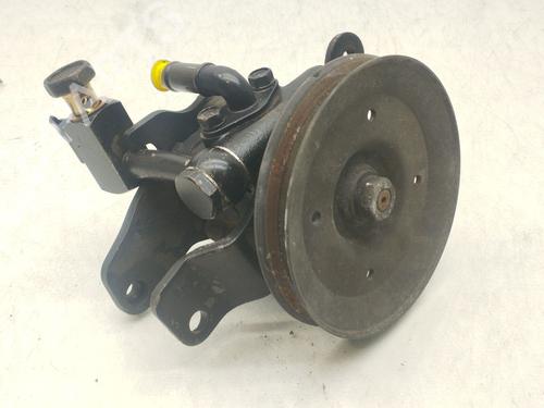 Used Steering pump Steering pump NISSAN TERRANO II (R20) 2.7 TD 4WD (101 hp) 32096107 32096107