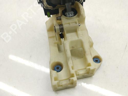 Gear lever HYUNDAI i30 Estate (GD) 1.6 CRDi | BP32023118M90 