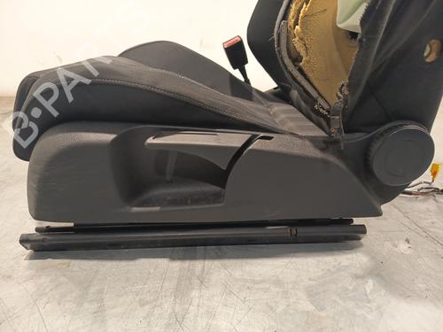 Left front seat VW GOLF VI (5K1) 2.0 TDI | BP33887015C15 - Image 1