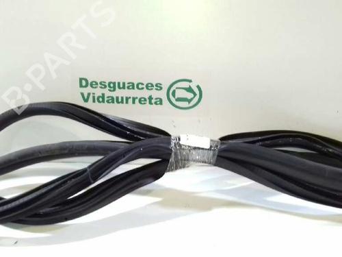 Used Rubber door seal MERCEDES-BENZ V-CLASS (W447) [2014-2025]  14306903