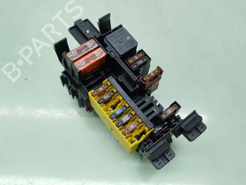 Used Fuse box Fuse box 38460722 38460722