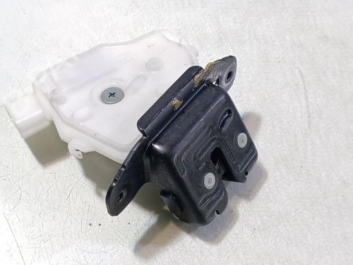 tailgate-lock-toyota-auris-_e18_-2012-2013-2014-2015-2016-2017-2018-2019-32043515 main image