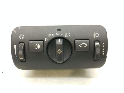 Forlygtekontakt VOLVO V40 Cross Country (526) D2 (114 hp) 32019273