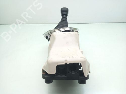 Gear lever PEUGEOT 2008 II (UD_, US_, UY_, UJ_, UR_, UC_) 1.2 PureTech 100 (USHNK) | BP17569941M90 