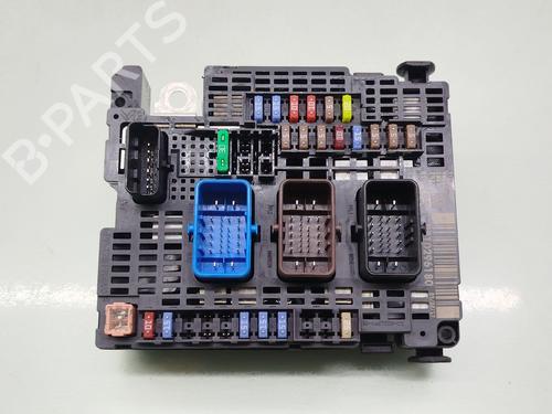 Used Fuse box Fuse box PEUGEOT 3008 II SUV (MC_, MR_, MJ_, M4_) 2.0 BlueHDi 180 (181 hp) 35728685 35728685
