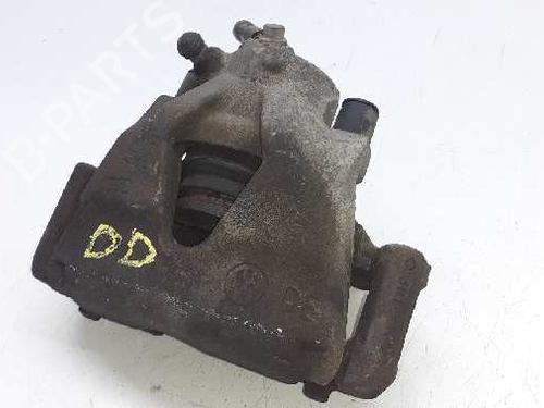 Używane Zacisk hamulca przedniego prawego VW GOLF IV (1J1) [1997-2008]  11560125
