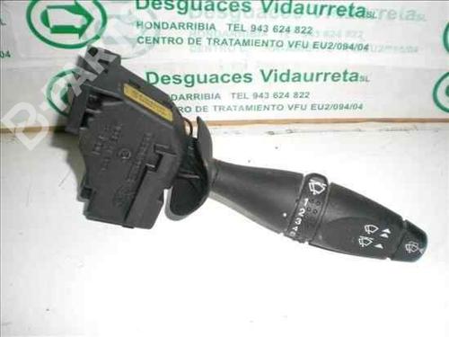 Used Steering column stalk FORD MONDEO III (B5Y) 2.0 16V TDDi / TDCi (115 hp) 2137227