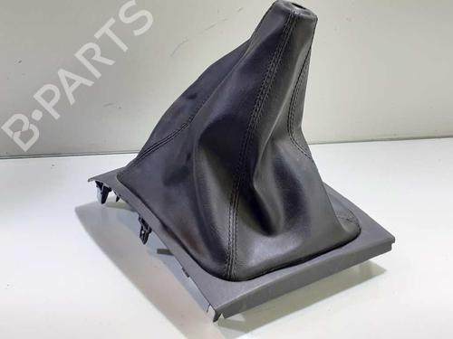 Used Shift knob Shift knob MITSUBISHI L200 / TRITON (KJ_, KK_, KL_) 2.4 DI-D 4WD (KJ0T) (154 hp) 14307722 14307722