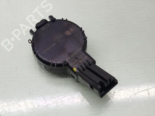 Used Electronic module Electronic module PEUGEOT 3008 II SUV (MC_, MR_, MJ_, M4_) 2.0 BlueHDi 180 (181 hp) 38304023 38304023