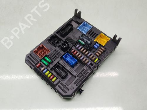 Used Fuse box Fuse box 38484636 38484636