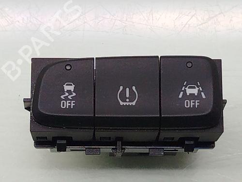 switch-opel-grandland-grandland-x-a18-p1uo-2017-32233016 main image