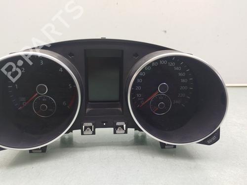 Used Instrument cluster VW GOLF VI (5K1) [2008-2014]  26880945