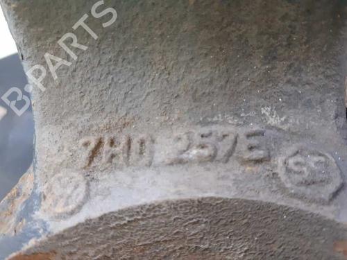 Left front steering knuckle VW TRANSPORTER T5 Van (7HA, 7HH, 7EA, 7EH) 2.5 TDI | BP6419620M25 