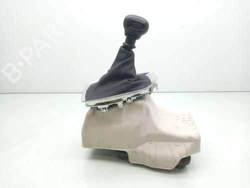 Used Gear lever PEUGEOT 2008 II (UD_, US_, UY_, UJ_, UR_, UC_) 1.2 PureTech 100 (USHNK) (101 hp) 17569941