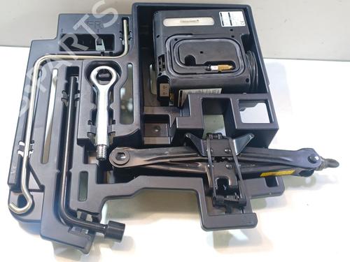 Andre Andre LEXUS CT (ZWA10_) 200h (ZWA10_) (99 hp) 33843813 33843813