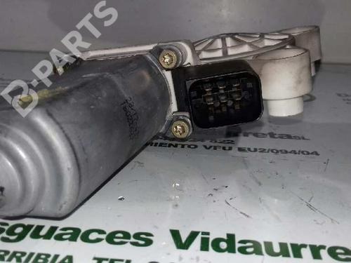 Left front window motor MERCEDES-BENZ C-CLASS (W203) C 180 Kompressor (203.046) | BP2134426E21 